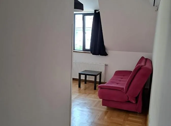 Ris Unirii ,centru Konukevi Bükreş